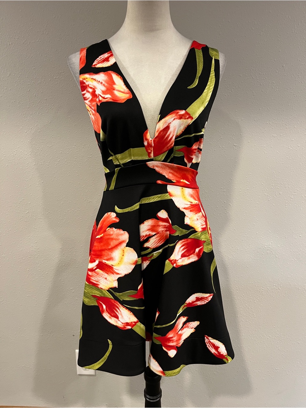 Akira Black Floral V-Neck Sleeveless mini Dress